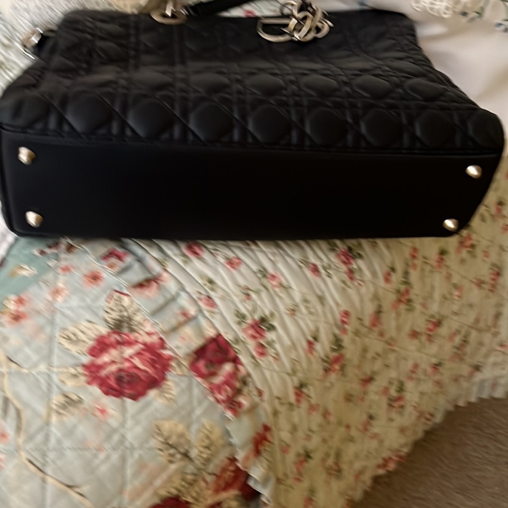 DIOR PURSE  LIKE NEW CONDITION - Picture 8 of 16